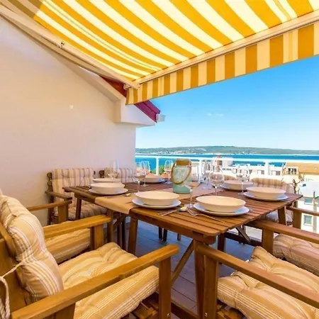Appartamento In Mit Terrasse